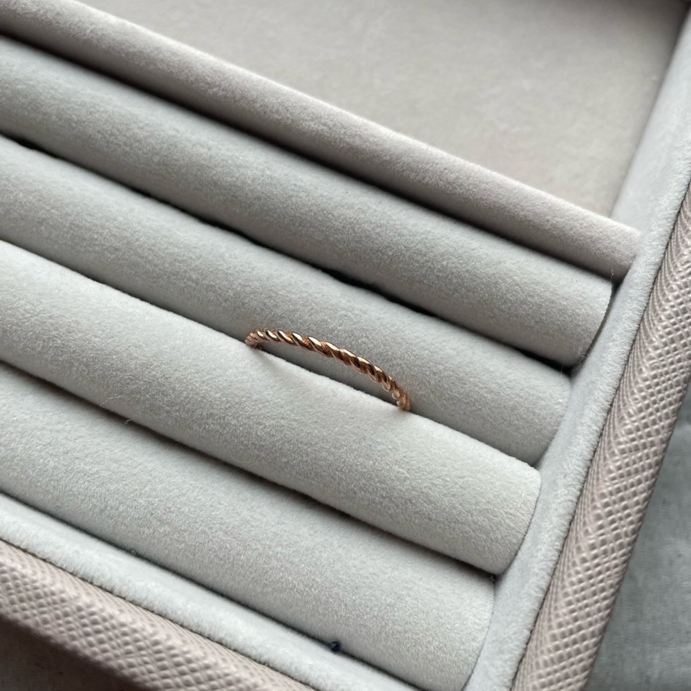 Thin Dainty Gold Twisted Ring